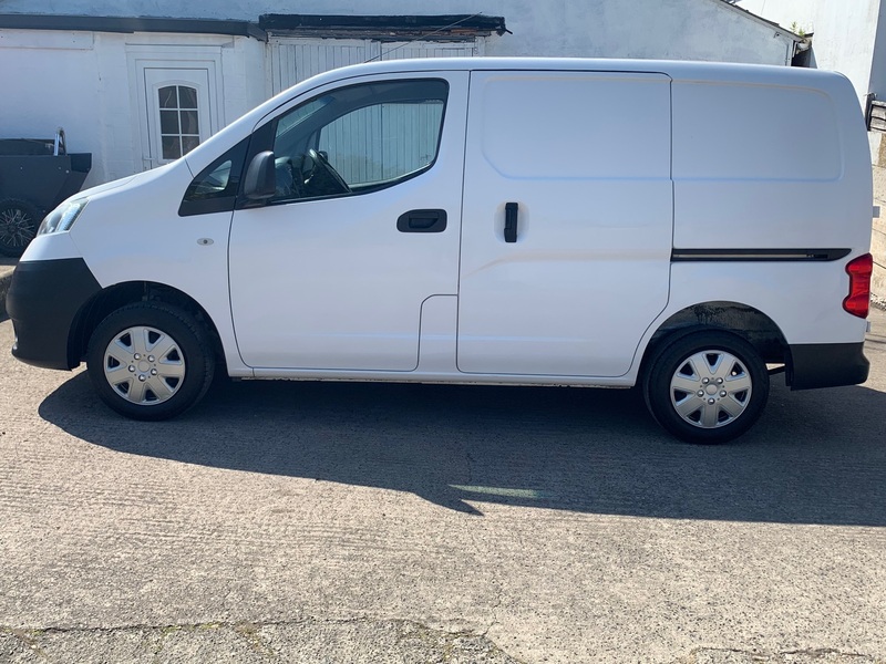 NISSAN NV200